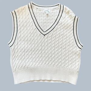 Art Class Cream V-Neck Cable Knit Sweater Vest Blue Accent Size XL 14